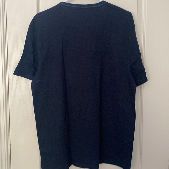 (NWT) TOMMY HILFIGER Graphic Design T-Shirt - Picture 2 of 2